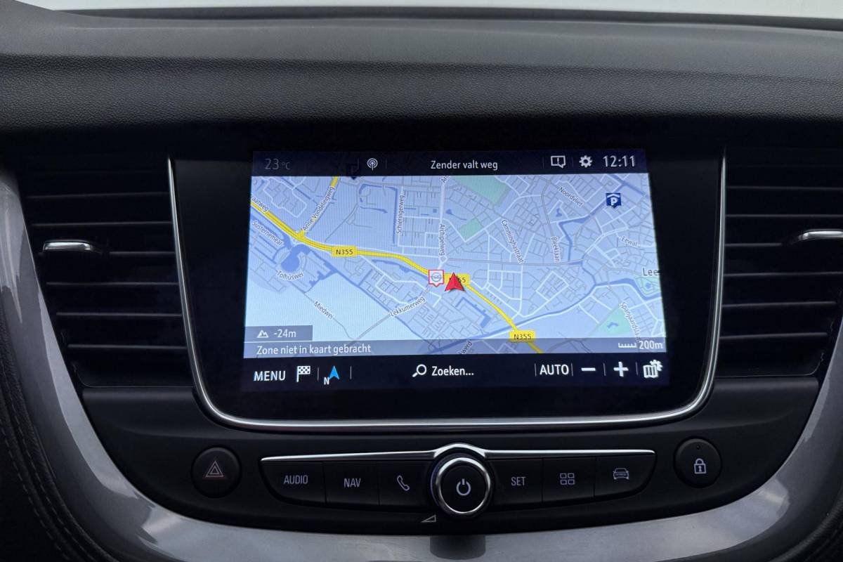 Opel Grandland X Opel Grandland X 1.2 Turbo Business Executive | Electrische achterklep | Navigatie | Camera | Half lederen bekleding | DAB radio | Apple Carplay | Extra getint glas