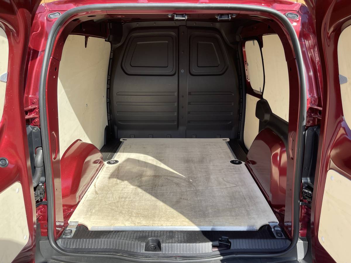Nissan Townstar Nissan Townstar 1.3 TCe | Unieke Kilometerstand! | Airconditioning | Led | DAB | Multifunctioneel Stuurwiel | Automatische Verlichting |