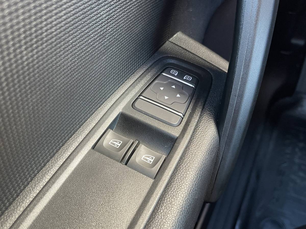 Renault Kangoo Renault Kangoo 1.3 TCe | Unieke Kilometerstand! | Airconditioning | Led | DAB | Multifunctioneel Stuurwiel | Automatische Verlichting |