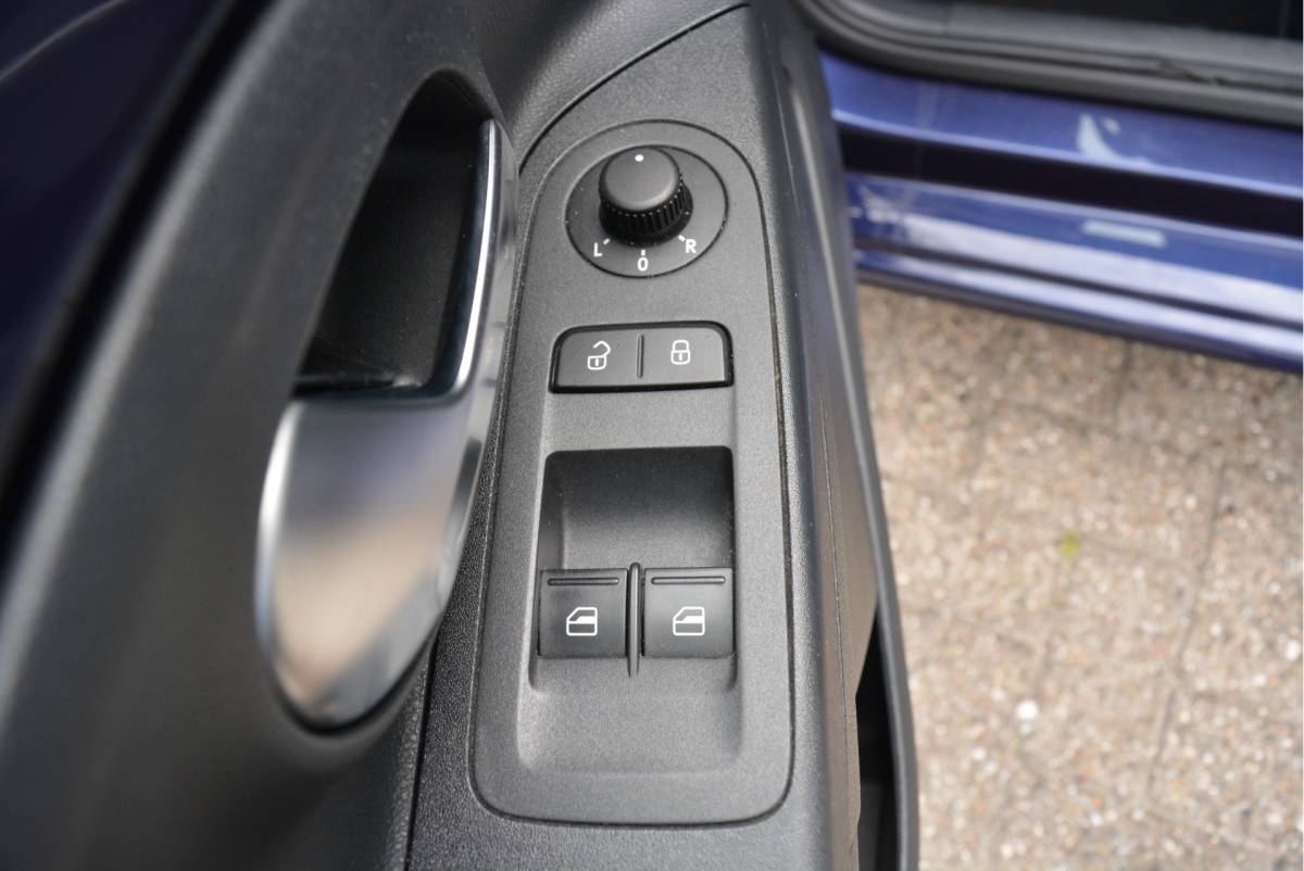 SEAT Mii SEAT Mii 1.0 60PK Sport Intense | Cruise | PDC | Spoiler | Orig. NL | NAP |