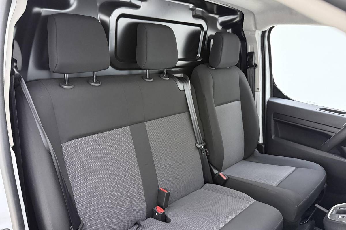 Fiat Scudo Fiat Scudo 2.0 Diesel 145 S&S L2 Automaat | Navigatie | Camera | Laadruimte betimmering | 3 Zitplaatsen | Mistlampen voor | Cruise control | Airco