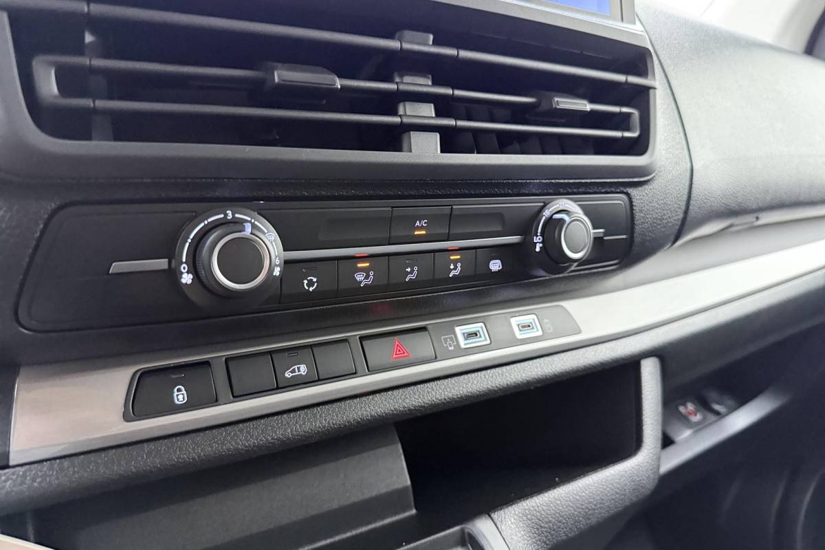 Fiat Scudo Fiat Scudo 2.0 Diesel 145 S&S L2 Automaat | Navigatie | Camera | Laadruimte betimmering | 3 Zitplaatsen | Mistlampen voor | Cruise control | Airco