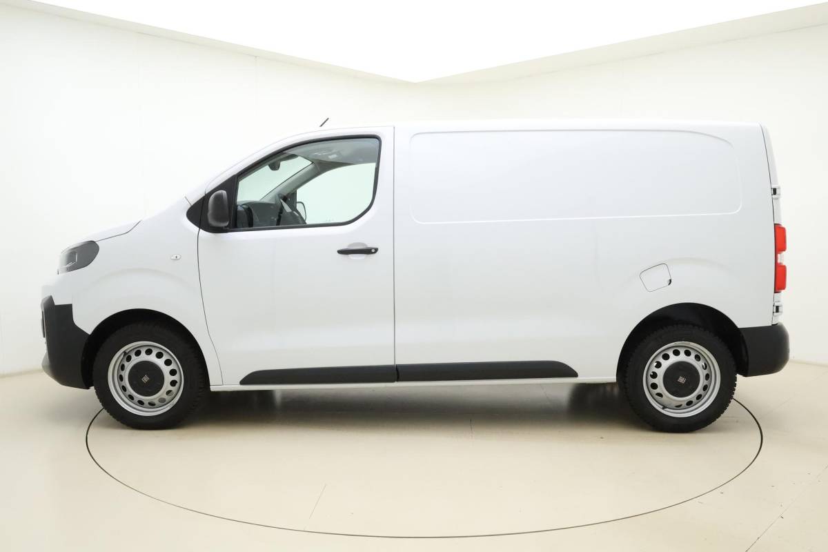 Fiat Scudo Fiat Scudo 2.0 Diesel 145 S&S L2 Automaat | Navigatie | Camera | Laadruimte betimmering | 3 Zitplaatsen | Mistlampen voor | Cruise control | Airco