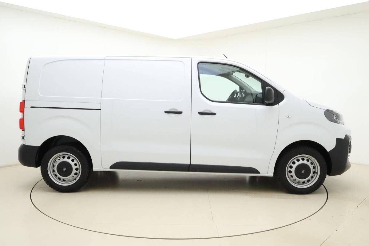 Fiat Scudo Fiat Scudo 2.0 Diesel 145 S&S L2 Automaat | Navigatie | Camera | Laadruimte betimmering | 3 Zitplaatsen | Mistlampen voor | Cruise control | Airco