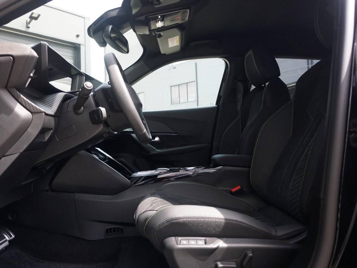 Peugeot e-2008 Peugeot e-2008 EV GT Avantage 54 kWh Leder Alcantara