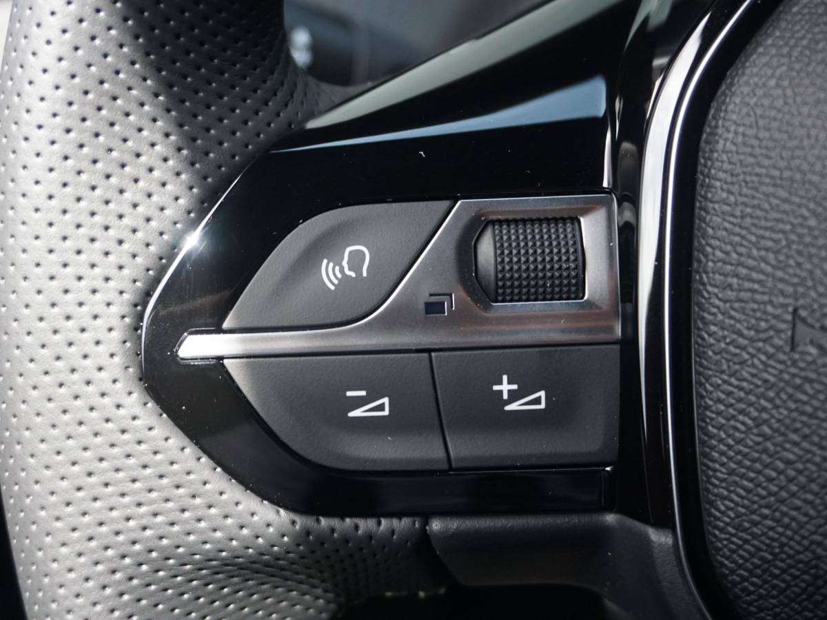 Peugeot e-2008 Peugeot e-2008 EV GT Avantage 54 kWh Leder Alcantara