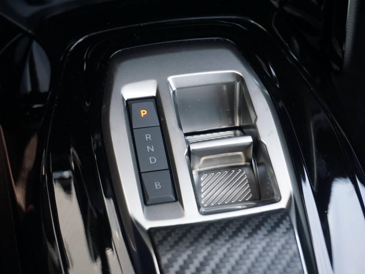 Peugeot e-2008 Peugeot e-2008 EV GT Avantage 54 kWh Leder Alcantara