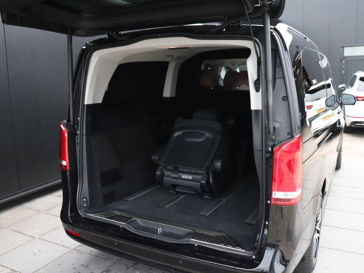 Mercedes-Benz V-Klasse Mercedes-Benz V-klasse 300d 4-MATIC Extra Lang DC Avantgarde Edition | 5 PERS. | LEDER | CAMERA | ELEK. SCHUIFDEUR | LUCHTVERING | STOELVERW. | CRUISE | NAVI |