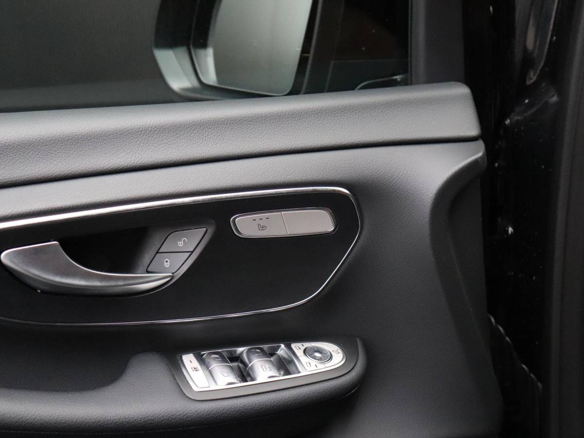 Mercedes-Benz V-Klasse Mercedes-Benz V-klasse 300d 4-MATIC Extra Lang DC Avantgarde Edition | 5 PERS. | LEDER | CAMERA | ELEK. SCHUIFDEUR | LUCHTVERING | STOELVERW. | CRUISE | NAVI |