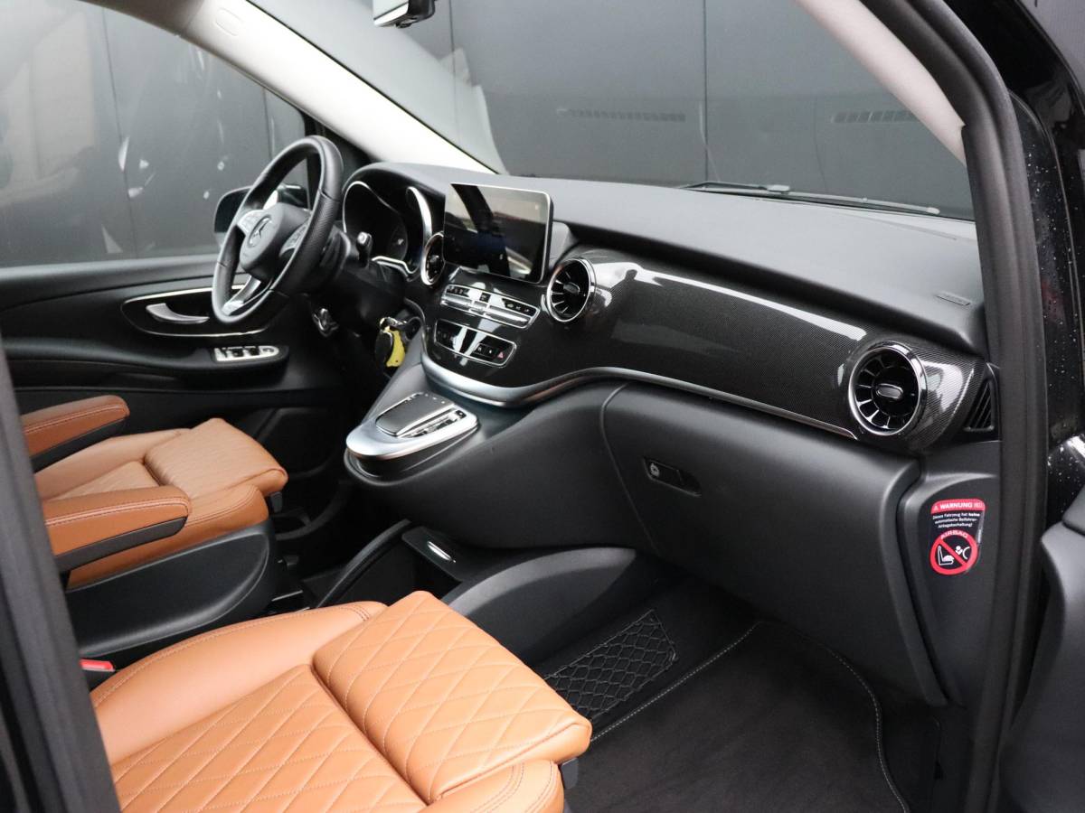 Mercedes-Benz V-Klasse Mercedes-Benz V-klasse 300d 4-MATIC Extra Lang DC Avantgarde Edition | 5 PERS. | LEDER | CAMERA | ELEK. SCHUIFDEUR | LUCHTVERING | STOELVERW. | CRUISE | NAVI |