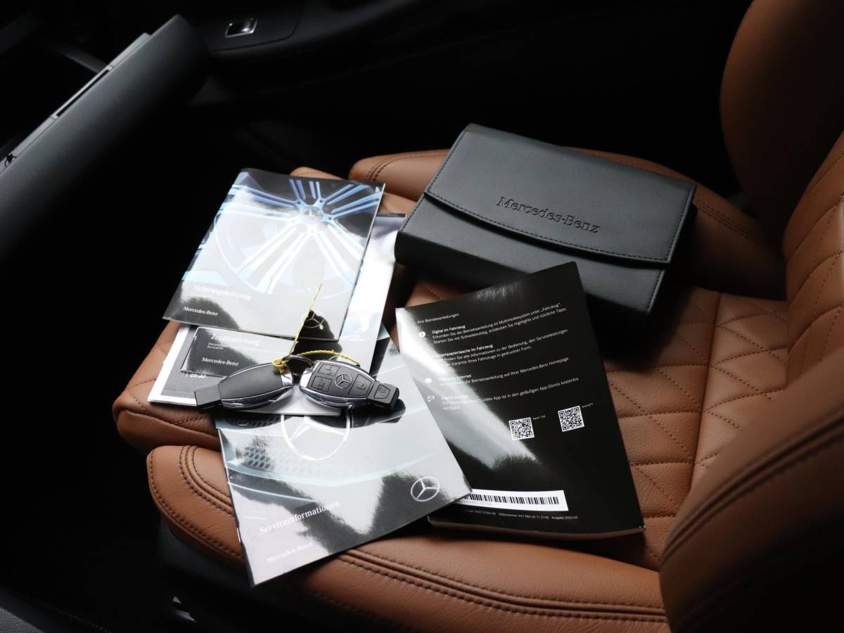 Mercedes-Benz V-Klasse Mercedes-Benz V-klasse 300d 4-MATIC Extra Lang DC Avantgarde Edition | 5 PERS. | LEDER | CAMERA | ELEK. SCHUIFDEUR | LUCHTVERING | STOELVERW. | CRUISE | NAVI |