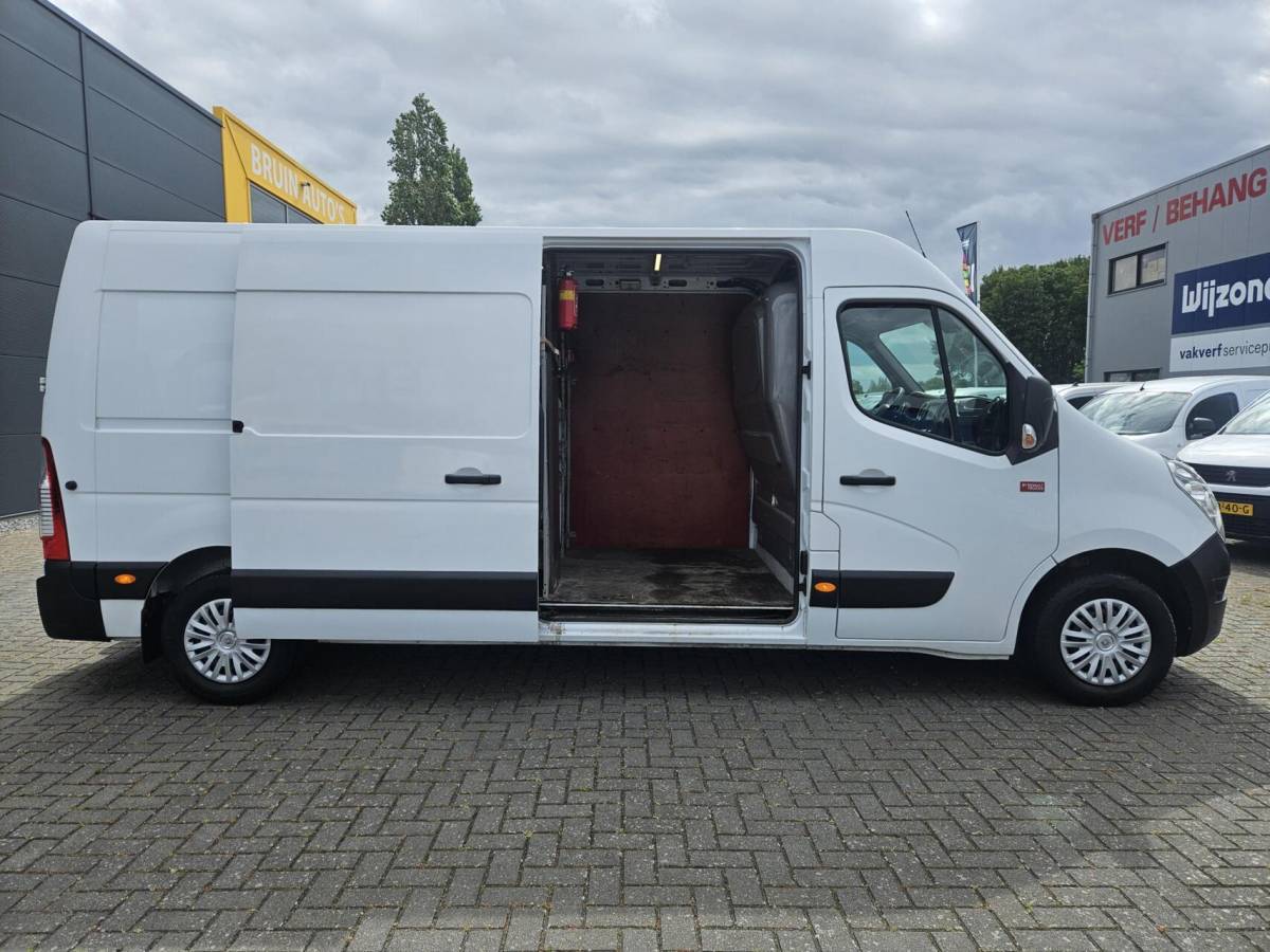 Renault Master Renault Master 2.3 dCi L3H2 Airco 145 PK Navi 3-zits Cruise