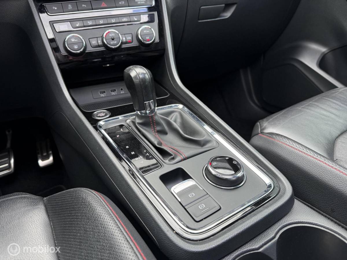 SEAT Ateca Seat Ateca 1.5 TSI FR Intense DSG Pano.dak/Trekhaak/Viritual/LED
