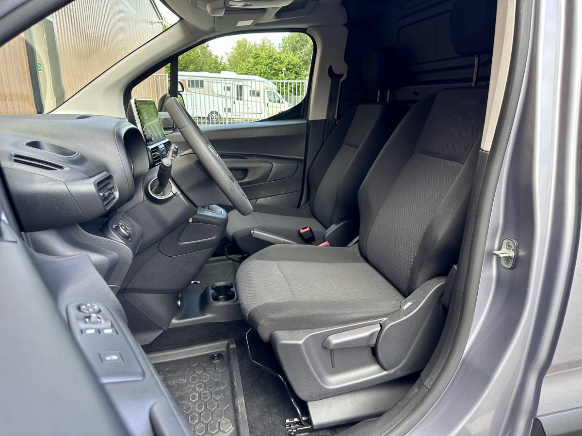 Opel Combo Opel Combo 1.5D L1H1 Standaard | Marge! | Cruise Control | Parkeersensoren | Apple Carplay | Android Auto |