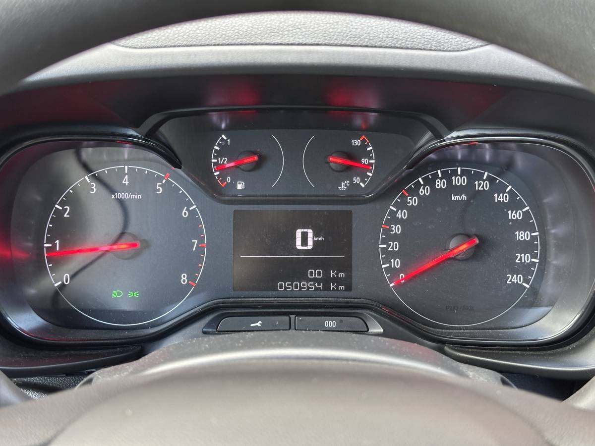 Opel Combo Opel Combo 1.5D L1H1 Standaard | Cruise Control | Parkeersensoren | Apple Carplay | Android Auto |