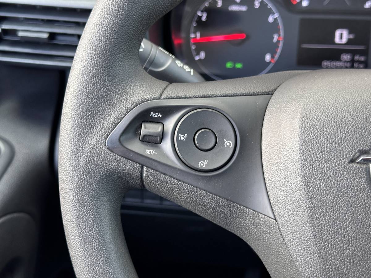 Opel Combo Opel Combo 1.5D L1H1 Standaard | Cruise Control | Parkeersensoren | Apple Carplay | Android Auto |