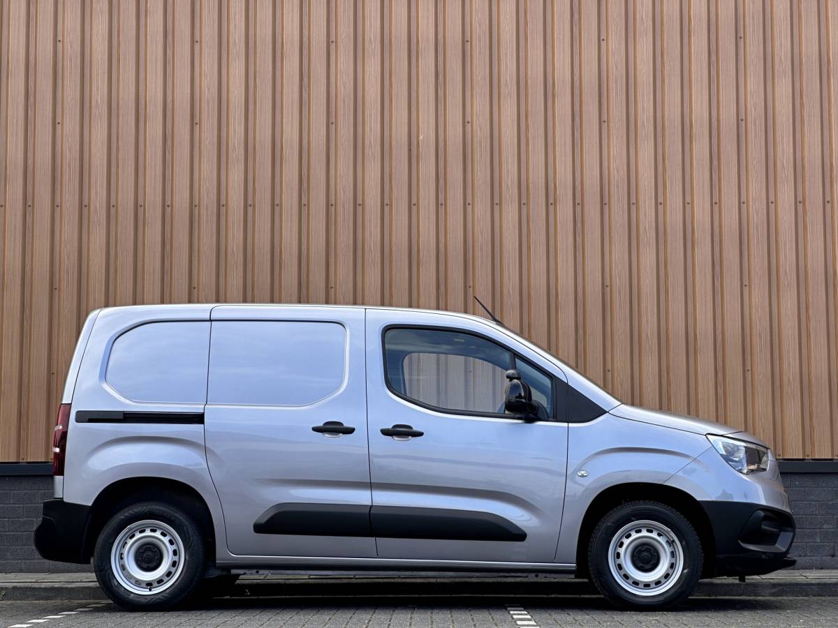 Opel Combo Opel Combo 1.5D L1H1 Standaard | Cruise Control | Parkeersensoren | Apple Carplay | Android Auto |