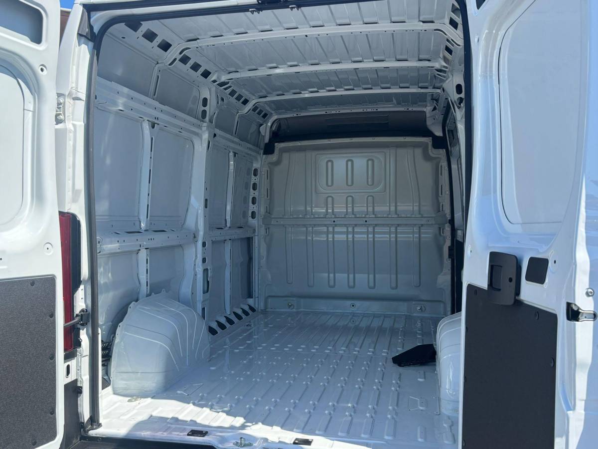 Opel Movano Opel Movano 2.2D 140 L2H2 3.3t | Navigatie | Trekhaak | Verzwaarde vering | Climate Control | Cruise Control | Financial Lease mogelijk