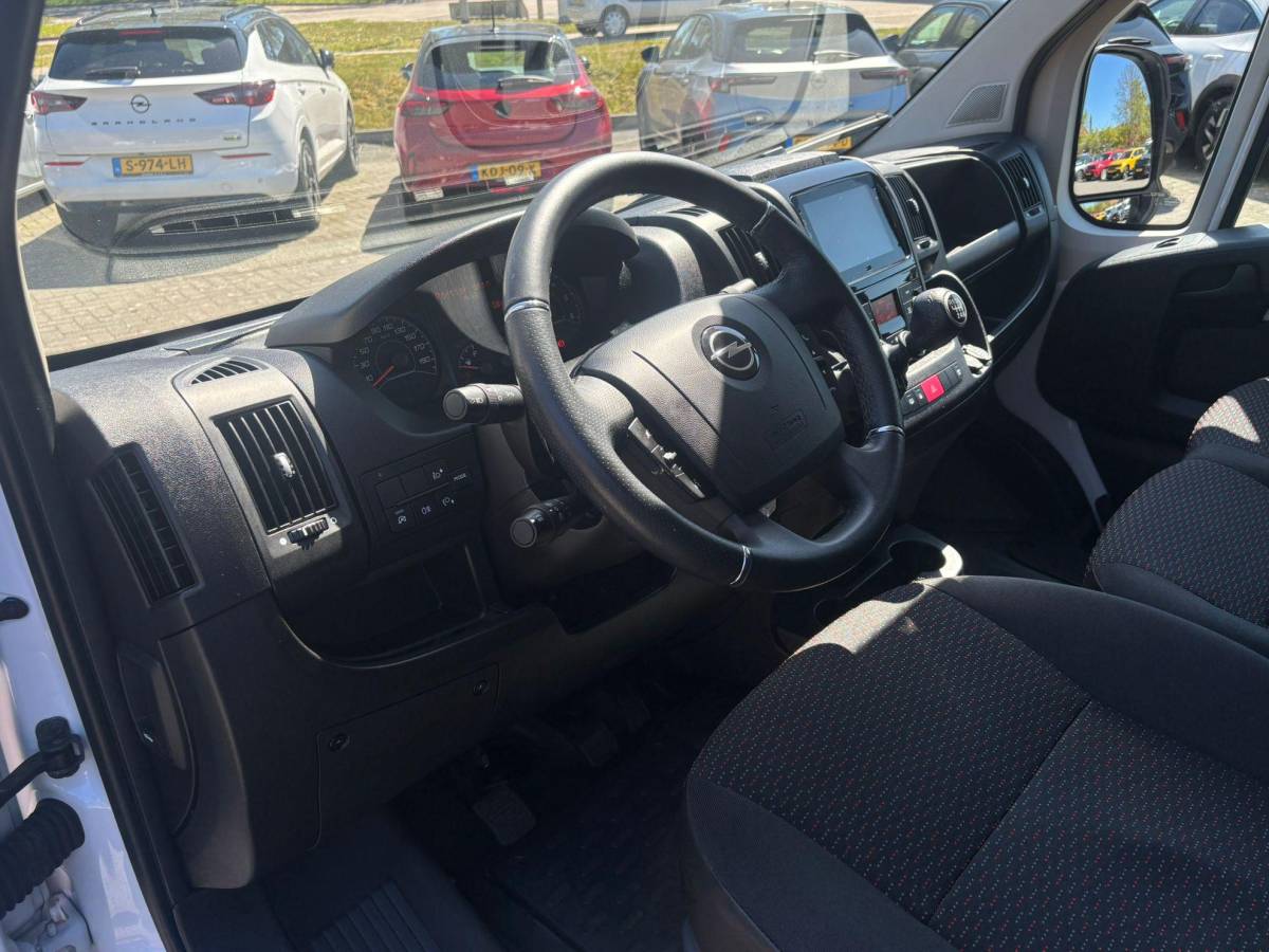 Opel Movano Opel Movano 2.2D 140 L2H2 3.3t | Navigatie | Trekhaak | Verzwaarde vering | Climate Control | Cruise Control | Financial Lease mogelijk