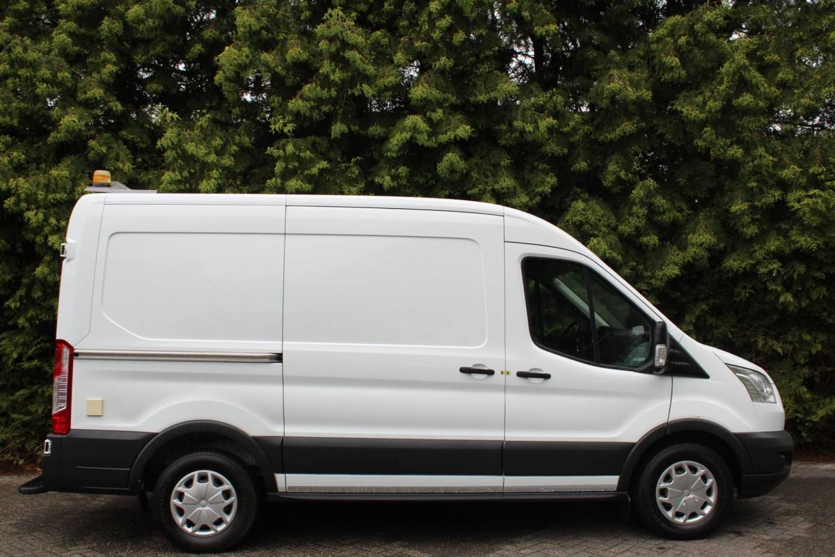 Ford Transit Ford TRANSIT 350 2.0 TDCI L2H2 Trend 131PK | Airco | Cruise Control | Navigatie | Camera | Inbouw