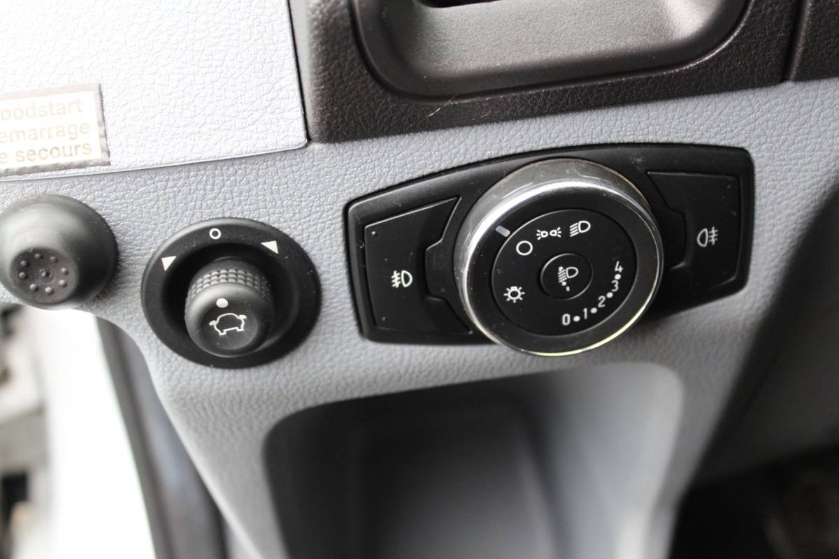 Ford Transit Ford TRANSIT 350 2.0 TDCI L2H2 Trend 131PK | Airco | Cruise Control | Navigatie | Camera | Inbouw