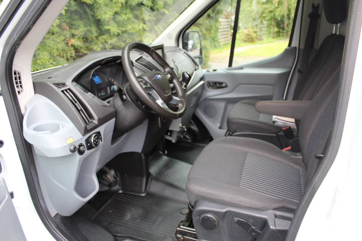Ford Transit Ford TRANSIT 350 2.0 TDCI L2H2 Trend 131PK | Airco | Cruise Control | Navigatie | Camera | Inbouw