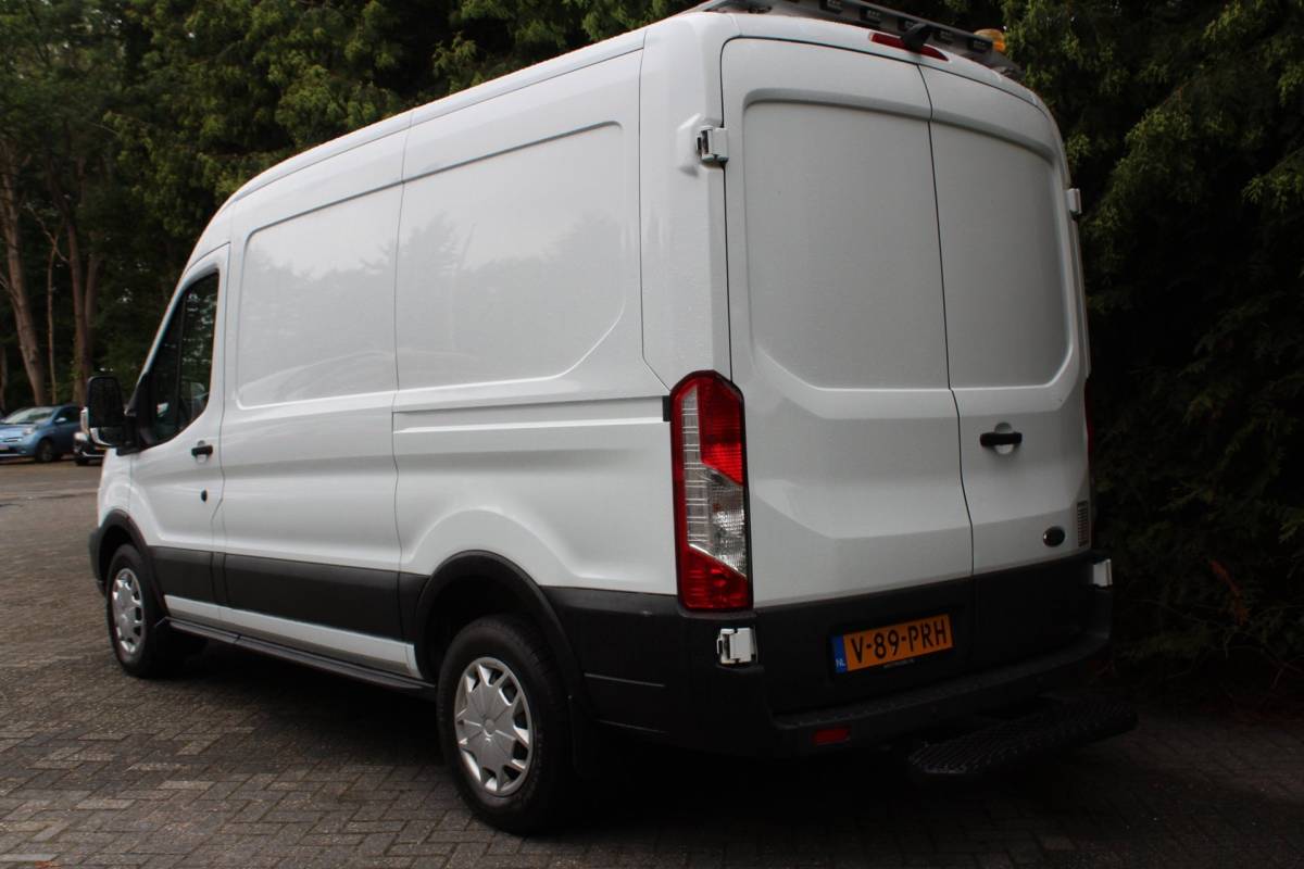 Ford Transit Ford TRANSIT 350 2.0 TDCI L2H2 Trend 131PK | Airco | Cruise Control | Navigatie | Camera | Inbouw