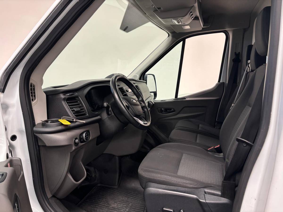 Ford Transit Ford Transit 310 2.0 TDCI L2H2 Trend 130PK Airco Cruise Control Stoelverwarming Verwarmbare voorruit Parkeersensoren Elektrische verstelbare voorstoel