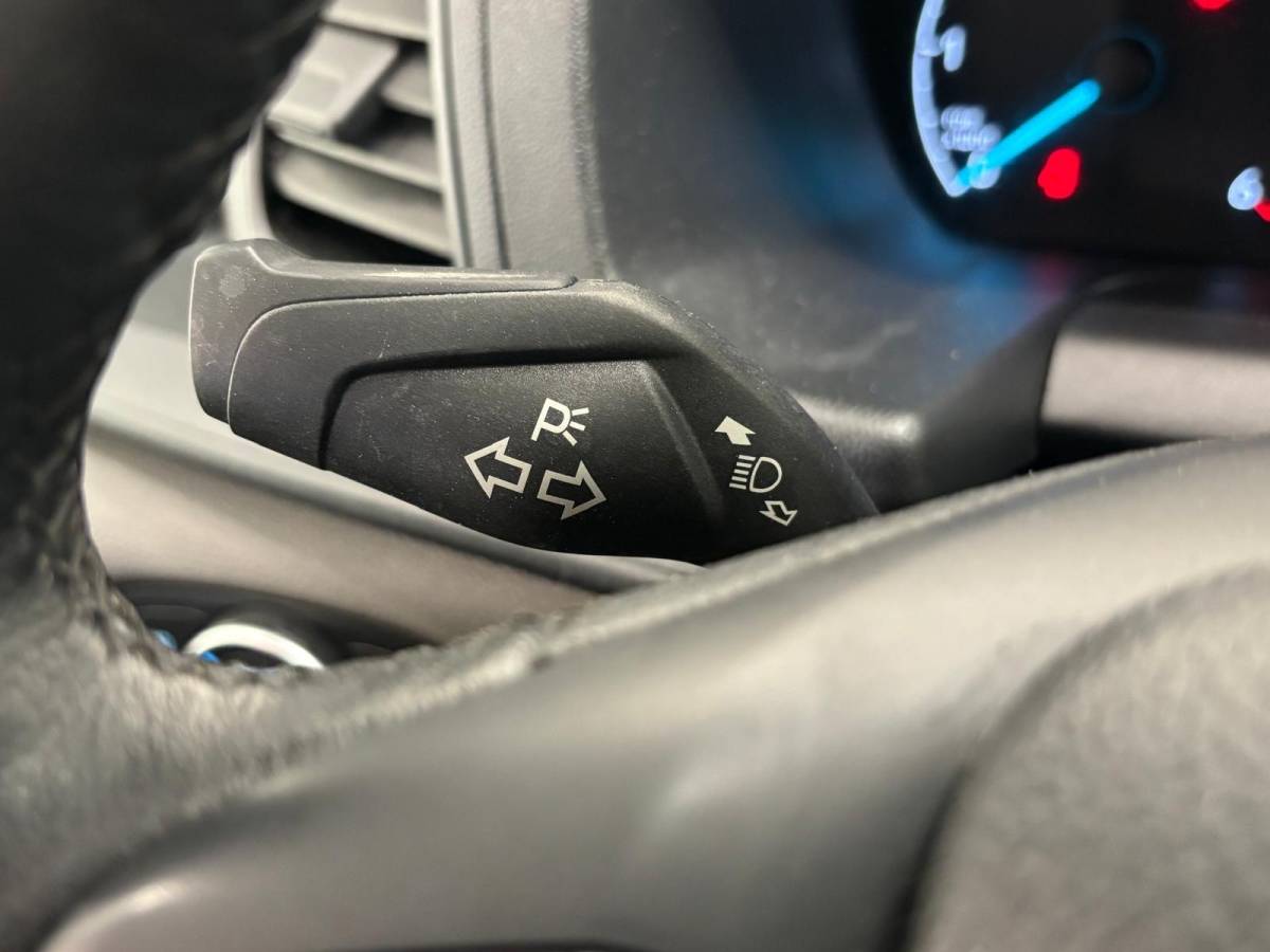 Ford Transit Ford Transit 310 2.0 TDCI L2H2 Trend 130PK Airco Cruise Control Stoelverwarming Verwarmbare voorruit Parkeersensoren Elektrische verstelbare voorstoel