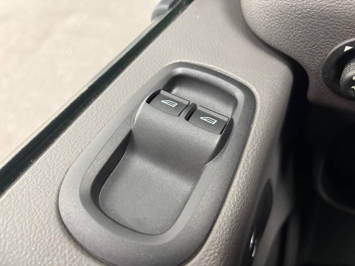 Ford Transit Ford Transit 310 2.0 TDCI L2H2 Trend 130PK Airco Cruise Control Stoelverwarming Verwarmbare voorruit Parkeersensoren Elektrische verstelbare voorstoel