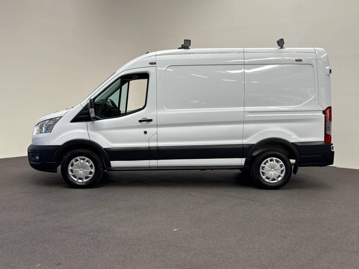 Ford Transit Ford Transit 310 2.0 TDCI L2H2 Trend 130PK Airco Cruise Control Stoelverwarming Verwarmbare voorruit Parkeersensoren Elektrische verstelbare voorstoel