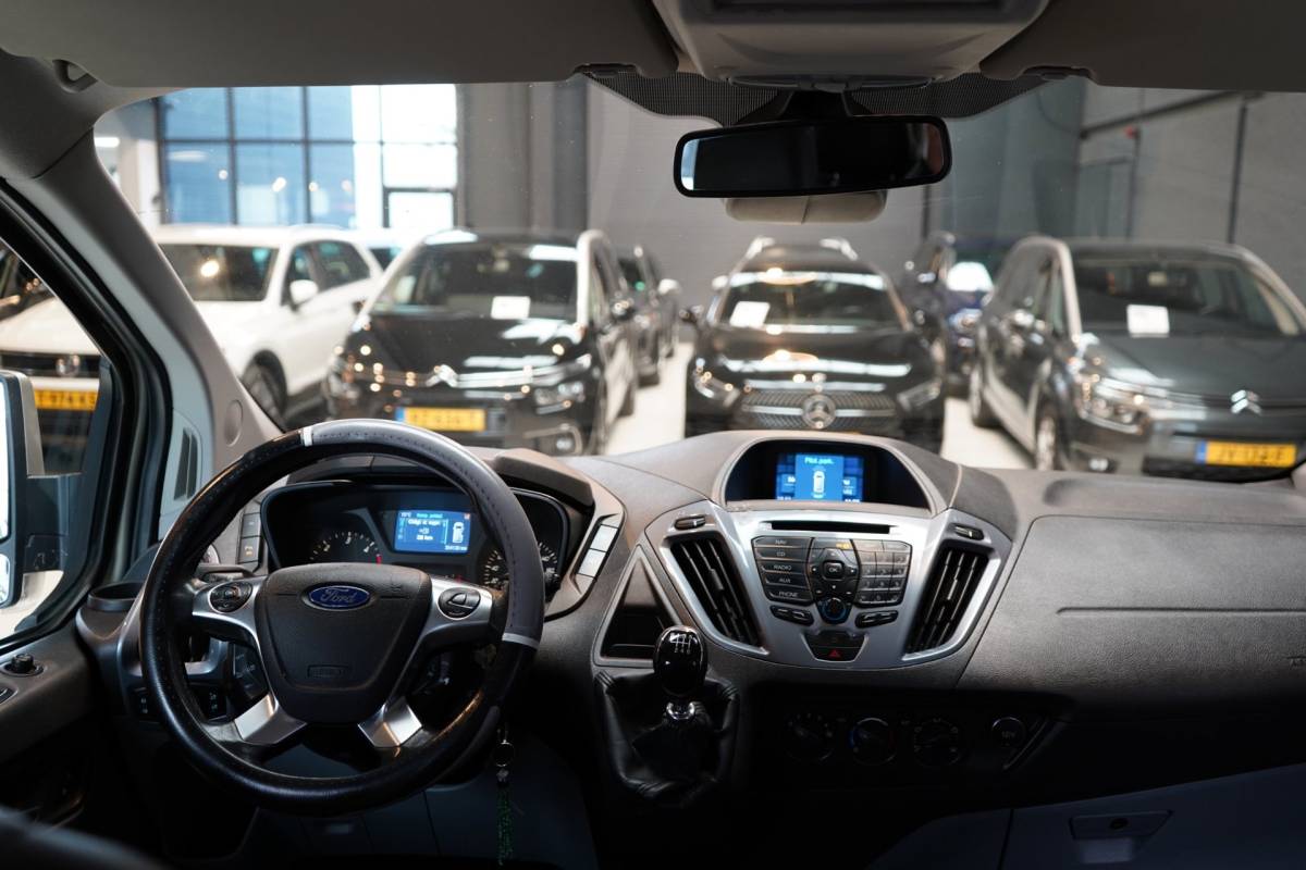 Ford Transit Custom Ford Transit Custom 270 2.2 TDCI L1H1 Limited DC | NAVI | AIRCO | CRUISE | TREKHAAK | PDC | APK.