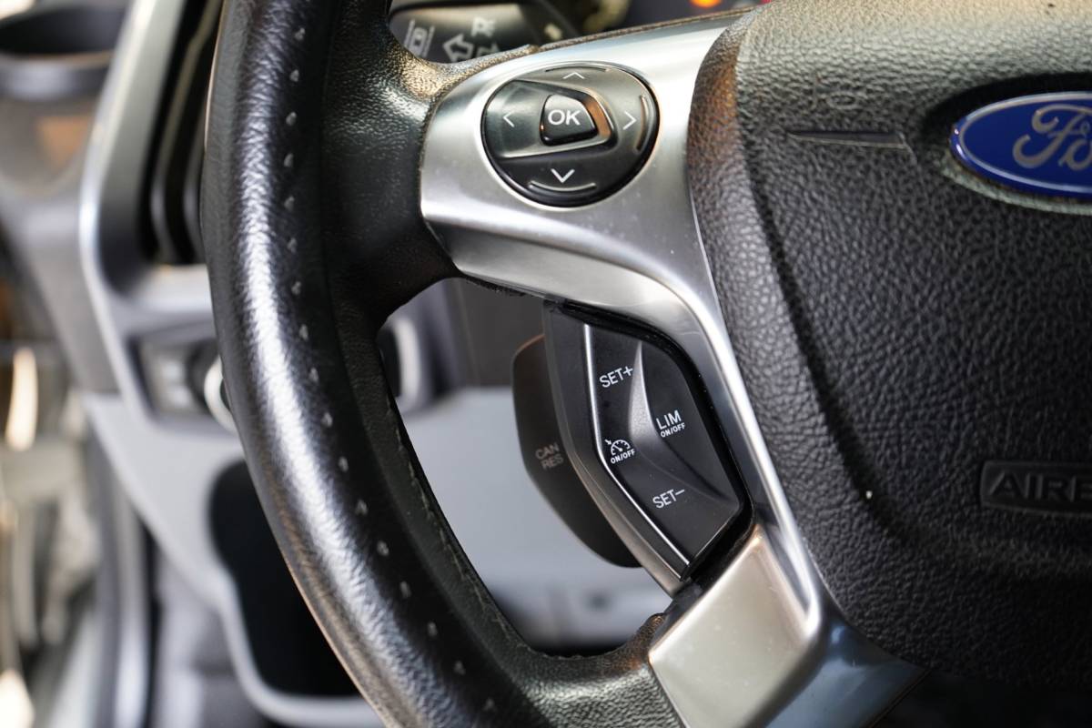 Ford Transit Custom Ford Transit Custom 270 2.2 TDCI L1H1 Limited DC | NAVI | AIRCO | CRUISE | TREKHAAK | PDC | APK.