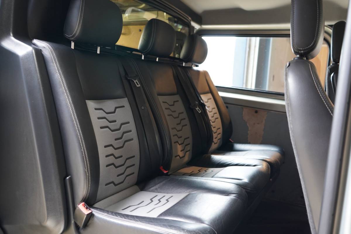 Ford Transit Custom Ford Transit Custom 270 2.2 TDCI L1H1 Limited DC | NAVI | AIRCO | CRUISE | TREKHAAK | PDC | APK.