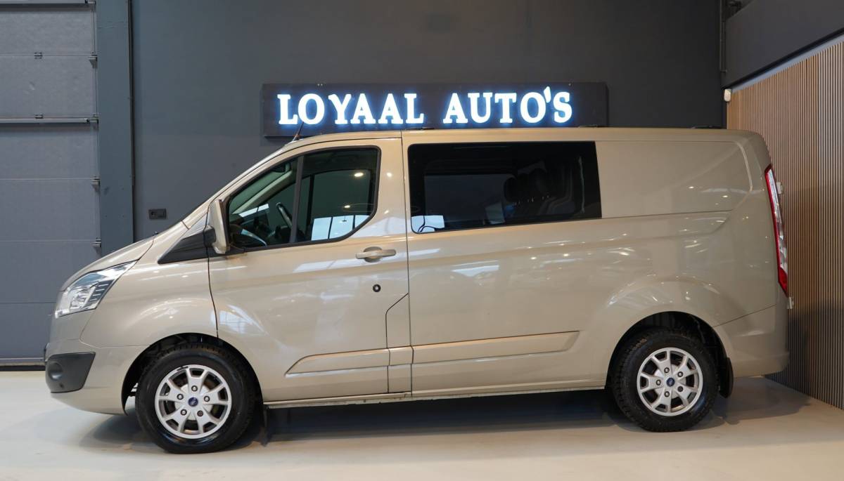 Ford Transit Custom Ford Transit Custom 270 2.2 TDCI L1H1 Limited DC | NAVI | AIRCO | CRUISE | TREKHAAK | PDC | APK.