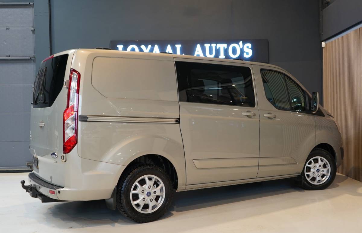 Ford Transit Custom Ford Transit Custom 270 2.2 TDCI L1H1 Limited DC | NAVI | AIRCO | CRUISE | TREKHAAK | PDC | APK.