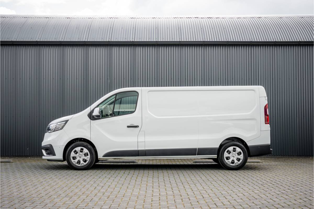 Renault Trafic Renault Trafic **2.0 dCi 110 L2H1 | 1e Eigenaar | LED | Camera | Cruise | PDC | Airco**