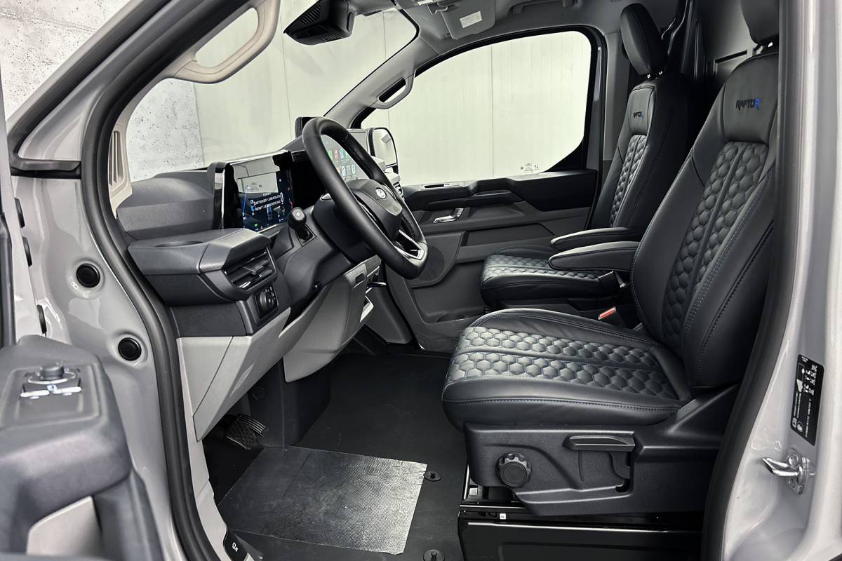 Ford  Ford E-Custom 340 L2 Raptor Edition 71 KWh | Lederen bekleding | 2x schuifdeur | Driver assist pack premium | Stoelverwarming