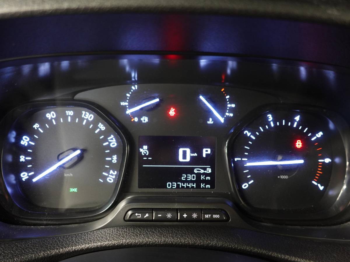 Peugeot Expert Peugeot Expert 2.0 BlueHDI 145PK L3 Automaat Airco Navigatie Trekhaak Cruise Control Carplay