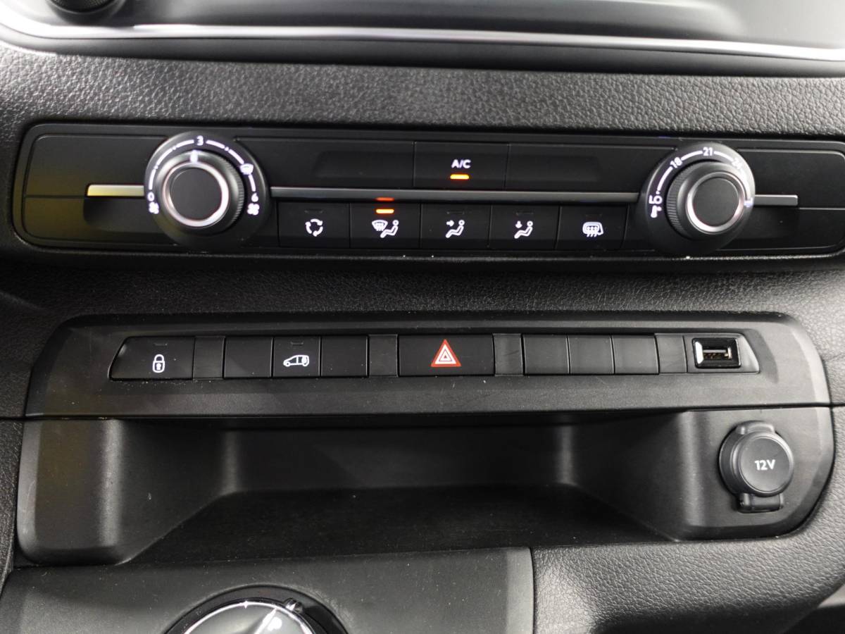 Peugeot Expert Peugeot Expert 2.0 BlueHDI 145PK L3 Automaat Airco Navigatie Trekhaak Cruise Control Carplay