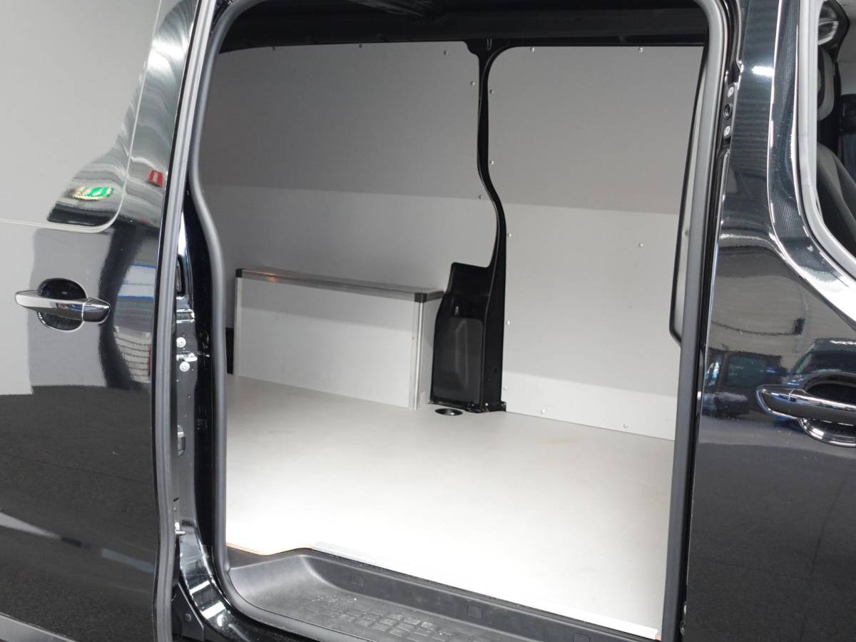 Peugeot Expert Peugeot Expert 2.0 BlueHDI 145PK L3 Automaat Airco Navigatie Trekhaak Cruise Control Carplay