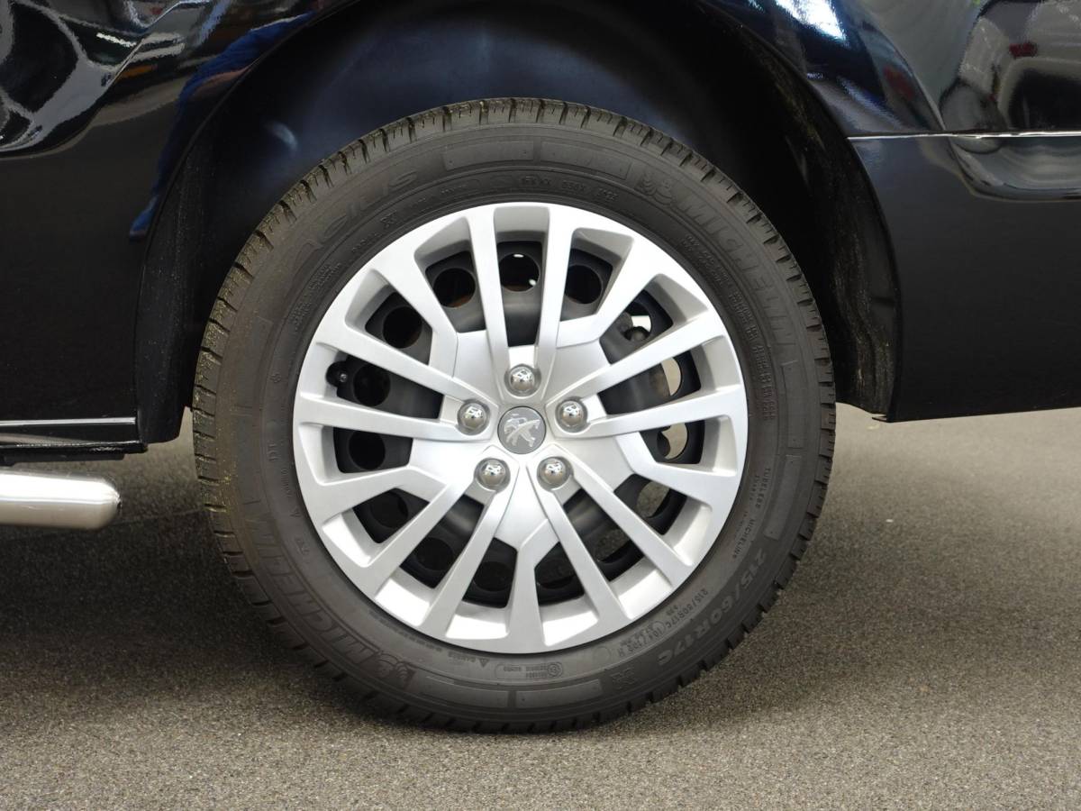 Peugeot Expert Peugeot Expert 2.0 BlueHDI 145PK L3 Automaat Airco Navigatie Trekhaak Cruise Control Carplay
