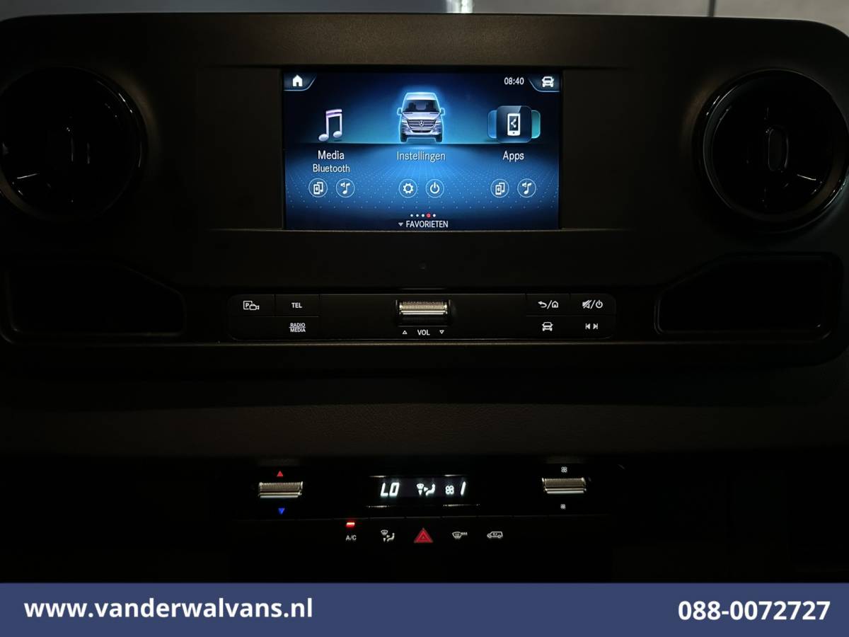 Mercedes-Benz Sprinter Mercedes-Benz Sprinter 317 CDI 170pk L3H2 Euro6 Airco | Camera | Apple Carplay | Cruisecontrol | Stoelverwarming Android Auto, Parkeersensoren, Bijrijdersbank
