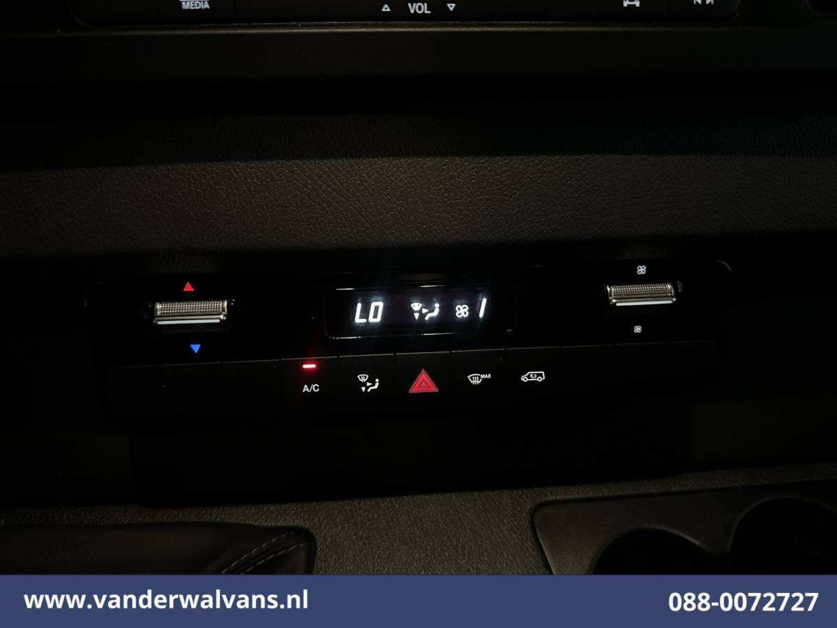 Mercedes-Benz Sprinter Mercedes-Benz Sprinter 317 CDI 170pk L3H2 Euro6 Airco | Camera | Apple Carplay | Cruisecontrol | Stoelverwarming Android Auto, Parkeersensoren, Bijrijdersbank