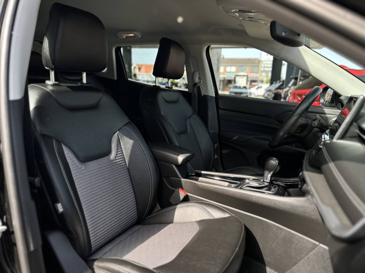 Jeep Compass Jeep Compass 1.5T e-Hybrid Longitude 1450KG trekgewicht/Stoel+stuur verwarming.