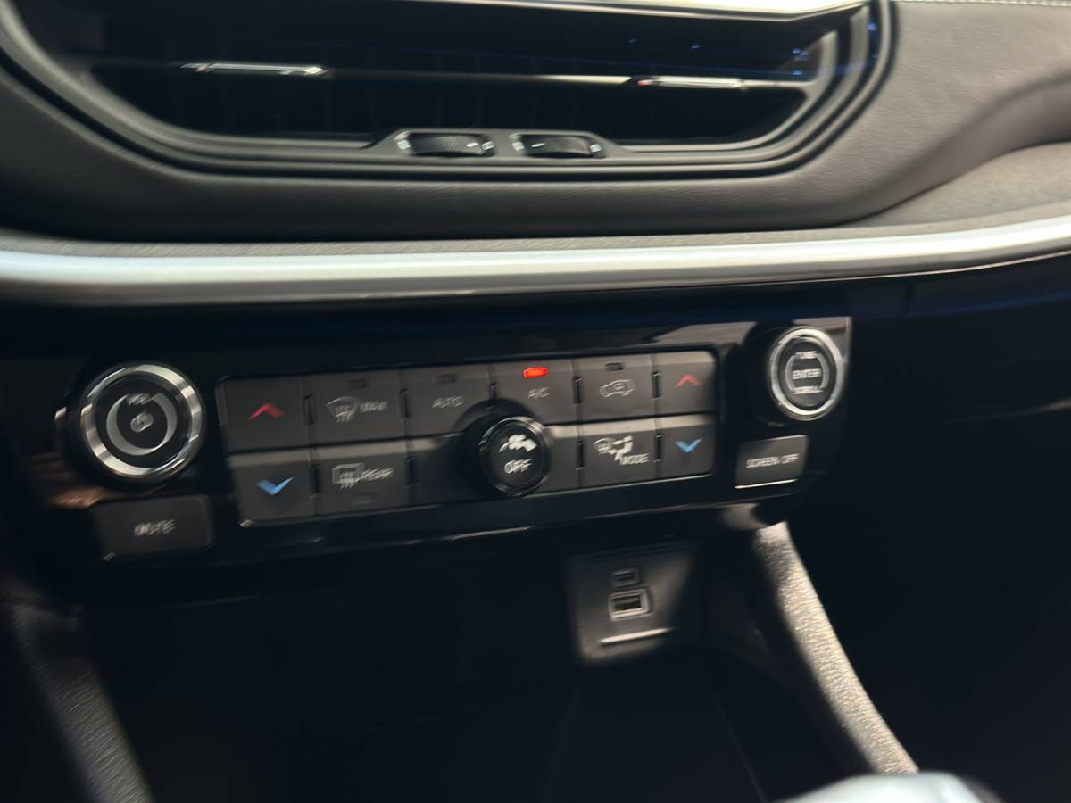 Jeep Compass Jeep Compass 1.5T e-Hybrid Longitude 1450KG trekgewicht/Stoel+stuur verwarming.