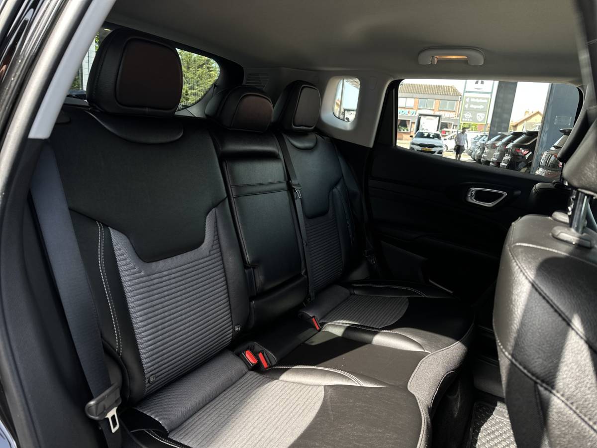 Jeep Compass Jeep Compass 1.5T e-Hybrid Longitude 1450KG trekgewicht/Stoel+stuur verwarming.