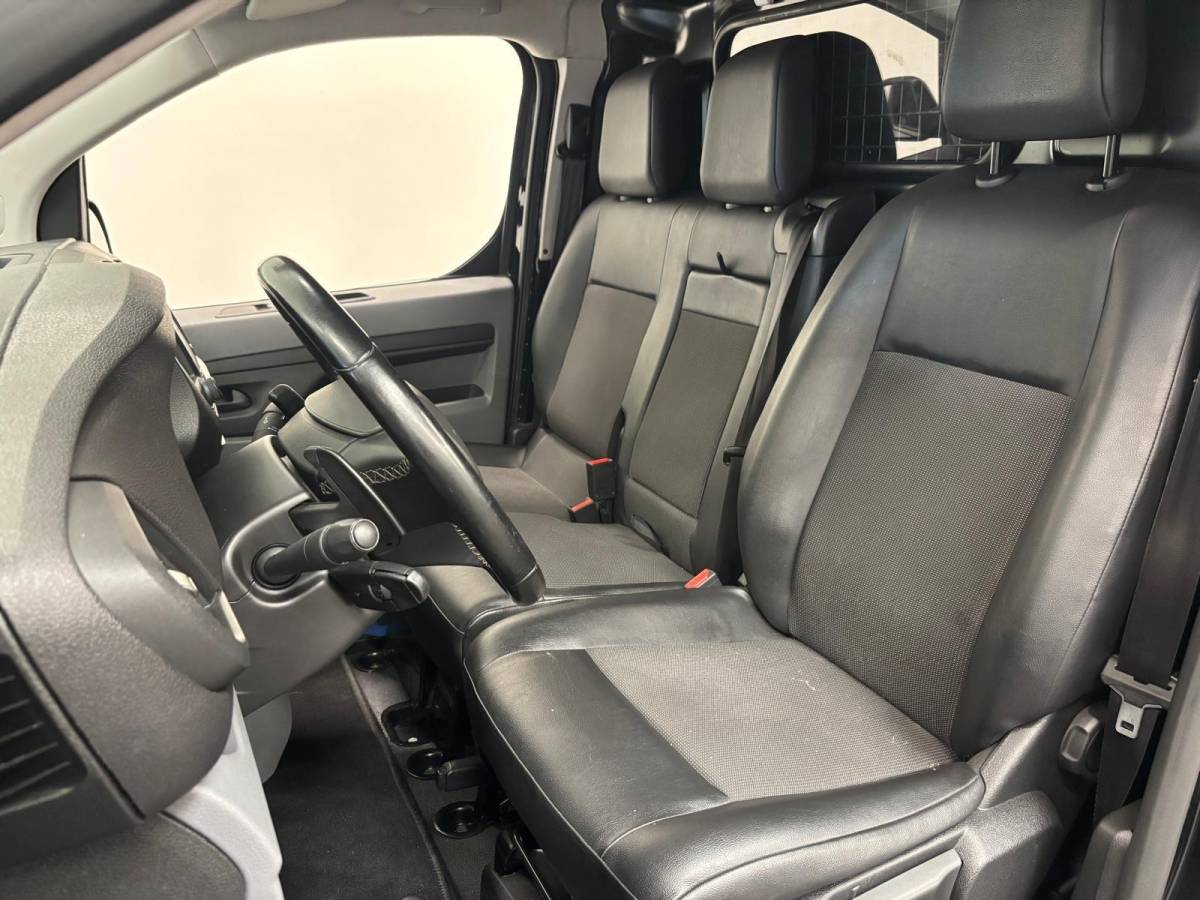 Peugeot Expert Peugeot Expert 2.0 BlueHDI 180 Long Premium Automaat