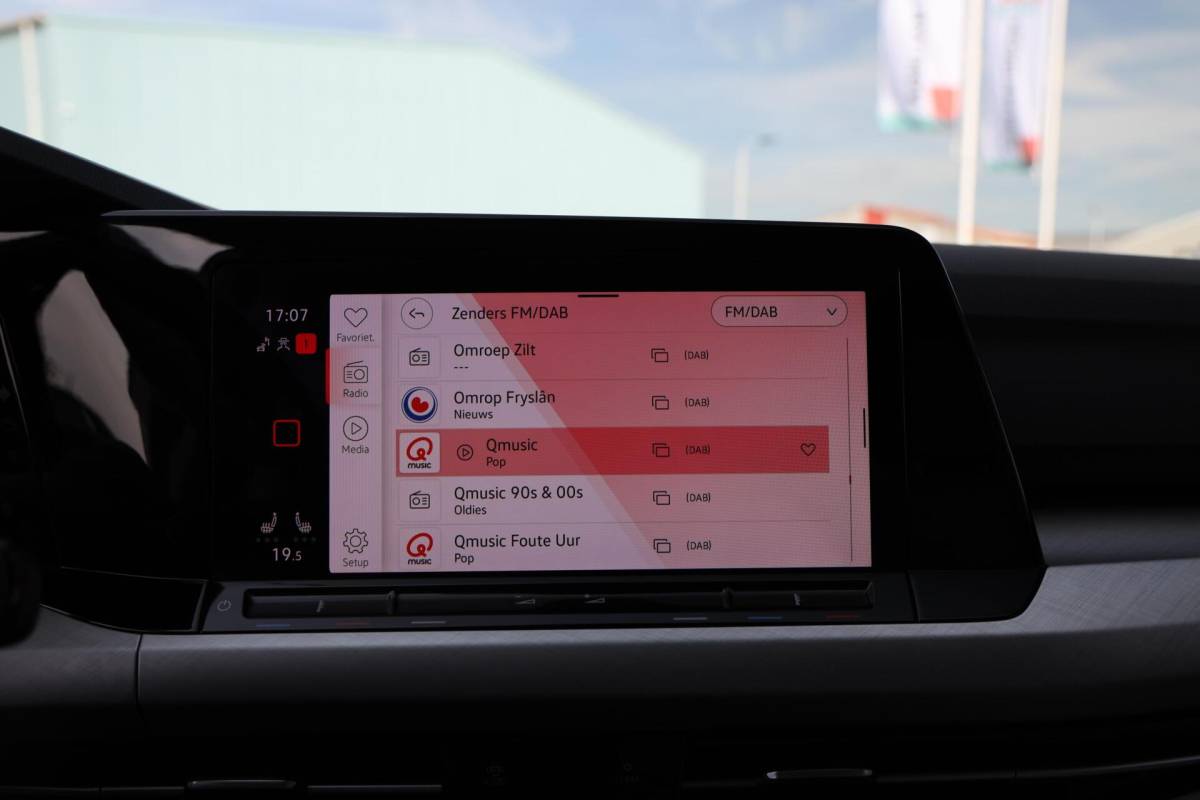 Volkswagen Golf Volkswagen Golf Variant 1.0 eTSI Life Business|Automaat|LED|Stoel/Stuurverwarming|Apple carplay/Android auto|