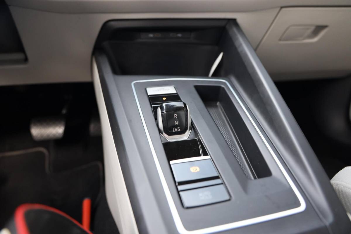 Volkswagen Golf Volkswagen Golf Variant 1.0 eTSI Life Business|Automaat|LED|Stoel/Stuurverwarming|Apple carplay/Android auto|